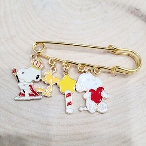 2/$20 Brand New Snoopy Gold Heart Pin With Charms